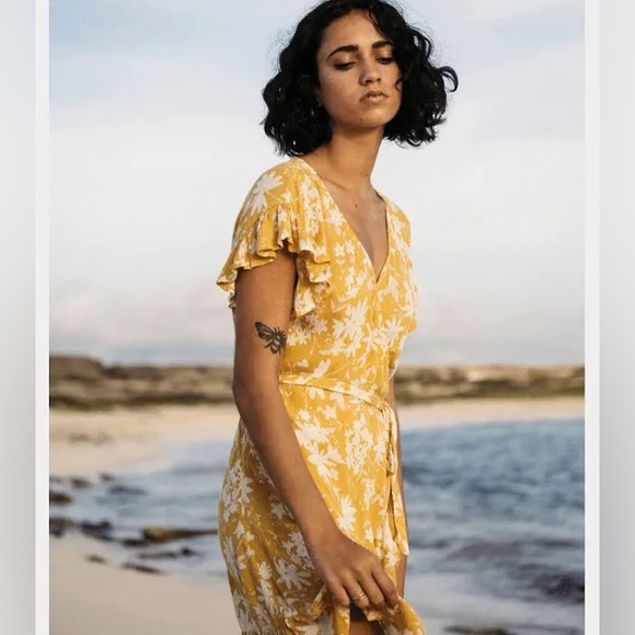 Billabong gold Wrap And Roll Dress Size small - Picture 3 of 4